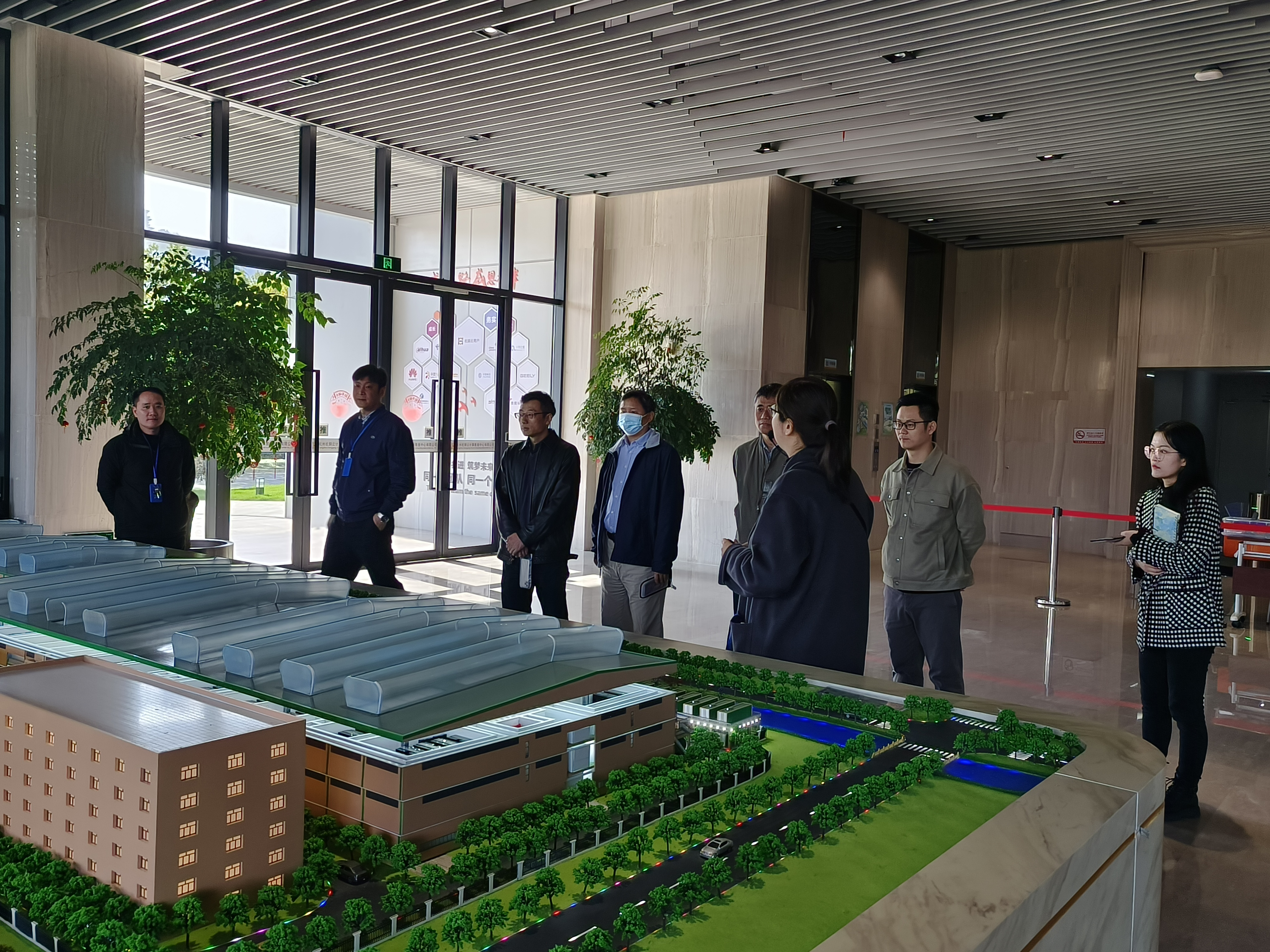 超大规模图数据高性能智能计算研究中心赴杭州杭钢云计算数据中心有限公司调研交流